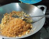 Foto langkah ke 6 dari resep 206. Bihun goreng simpel.