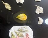Hình bước làm 5 của món Dùng Cream Cheese trang trí bánh (cheese cake decoration)