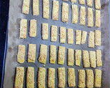 Foto langkah ke 6 dari resep Kastengel Keju ala Fatmah Bahalwan.