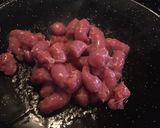 Foto del paso 2 de la receta: Arroz con salchichas y espárragos trigueros