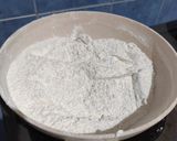 Foto langkah ke 1 dari resep Kue Sagu Keju.