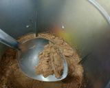 A picture of step 2 of Coffee Ice Cream shake.