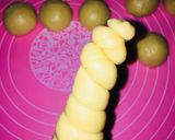 Foto langkah ke 6 dari resep Cream Vla Horn Bread.