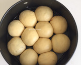 Foto langkah ke 5 dari resep Roti Sobek Ekonomis, satu Telur, lembut.