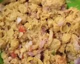 A picture of step 3 of Left over pasta pakoray.