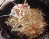 Foto del paso 9 de la receta: Cáscaras de papas, fritas