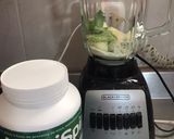 Foto del paso 2 de la receta: Batido de espirulina con peras y yerbabuena