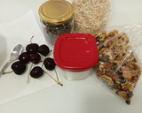 Foto del paso 1 de la receta: Copos con fruta y yogurt