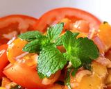 Hình bước làm 4 của món 🌱 Salad Mùa Hè - Cà Chua Xuân Đào Sốt Balsamic