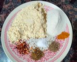 A picture of step 3 of Lotus stem pakore in Italian seasoning.