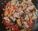 Foto del paso 5 de la receta: Arroz con costillas y espinacas