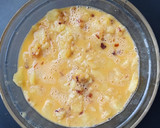 Foto del paso 4 de la receta: Tortilla de patata con jamón y queso y cebolla caramelizada
