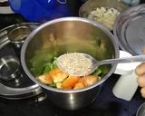 A picture of step 1 of Spring Onion Prawns Curry.