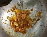 Gambar langkah 2 resipi Nasi Goreng Tomyam Mudah dan Sedap!.