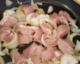 Foto del paso 2 de la receta: Pollo al curry con colirroz