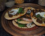 A picture of step 17 of Pizza with minced beef and egg.