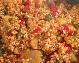 Foto del paso 5 de la receta: Arroz rojo vegetariano 🥕🍅