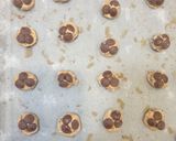 Foto langkah ke 6 dari resep Sea Salt Belgium Coklat Cookies.