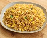 Foto langkah ke 7 dari resep Nasi Goreng Telur (Golden Fried Rice) Devina Hermawan.