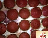 A picture of step 4 of Red velvet cupcakes.