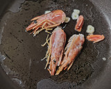 Foto del paso 2 de la receta: Arroz con marisco 2