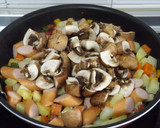Foto del paso 2 de la receta: Pyttipanna, Fritada de salchichas y demás