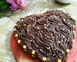 A picture of step 8 of Heart chocolate cake.