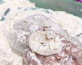 Foto langkah ke 5 dari resep Cumi Goreng Tepung (Fried Calamari).