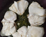 Foto del paso 2 de la receta: Piquillo rellenos de pechuga de pollo con jamón dulce y queso