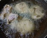 Foto langkah ke 3 dari resep Ayam Goreng Terasi Daun Jeruk.