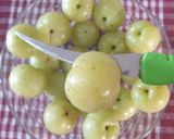 A picture of step 1 of Gooseberry ginger juice.