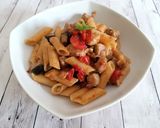 Foto del passaggio 3 della ricetta Pasta al pesce spada e melanzane