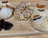 A picture of step 22 of Rosca de Reyes with Amaranth Topping.
