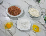 Foto langkah ke 1 dari resep Kacang Telur inspirasi kue Natal tahun baru 2021.