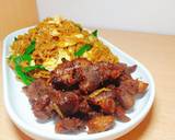 ผัดเส้นก๊วยเตี๋ยวแบบอีสานกับหมูทอดกระเทียม วิธีทำสูตร 12 รูป