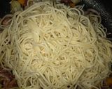 A picture of step 4 of Fried Sphagetti.