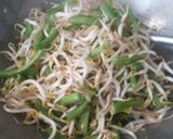 Foto langkah ke 4 dari resep Tumis toge cah telur plus buncis.