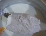 A picture of step 1 of Cake rusk custard with jelly.