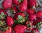 Foto del paso 2 de la receta: Mini Pepas de frutilla 🍓 sin azúcares agregados 🍓