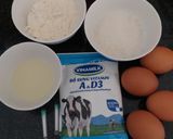Hình bước làm 1 của món Bánh bông lan bằng nồi cơm điện
