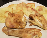 Foto del paso 9 de la receta: Pollo al horno con yogurt cremoso y guarnición de patatas