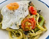 รูปขั้นตอนการทำที่ 4 ของ เฟตตูชินี่ซอสเพสโต้จากผักวอร์เตอร์เครส🥬🍄🍅🍝