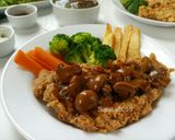 Foto langkah ke 4 dari resep Steak Ayam Crispy Saus Jamur.