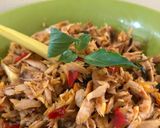 Foto langkah ke 5 dari resep Tongkol Suwir Kemangi Pedas.