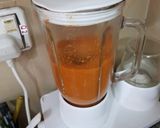 A picture of step 2 of Bhuna qeema.