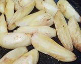 Foto del paso 3 de la receta: Mis papas al horno: crocantes por fuera y blanditas por dentro