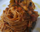 Foto del paso 7 de la receta: Capelini en salsa de berenjena y tomate