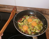 Foto del paso 2 de la receta: Revuelto de jamón y verduras