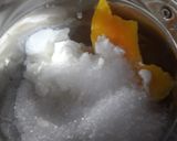 A picture of step 2 of Mango yoghurt smoothie.