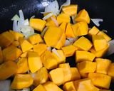 Foto langkah ke 2 dari resep Pumpkin Soup.